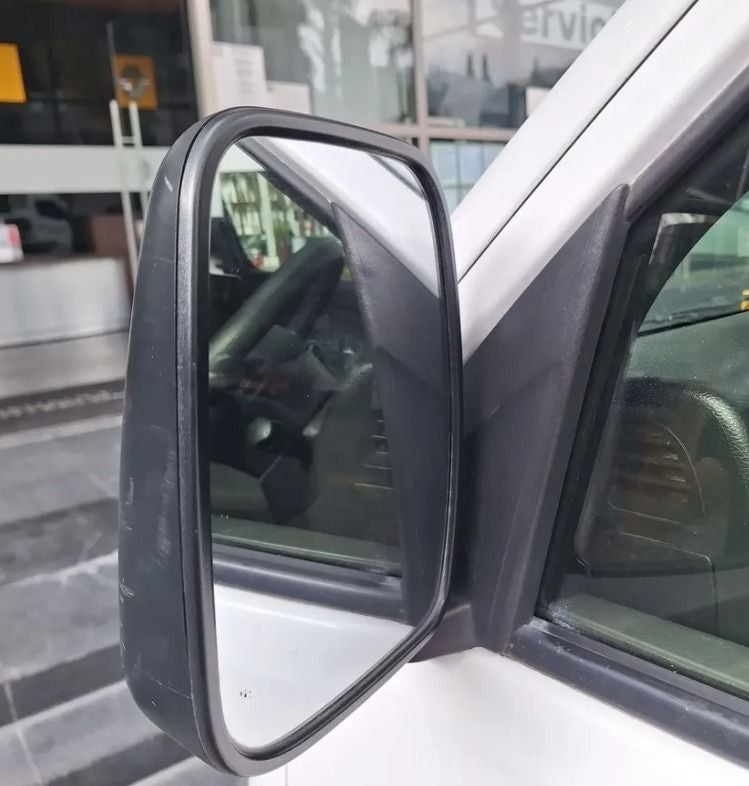 2023 Nissan Urvan 2.5 Panel Ventanas Amplia Mt