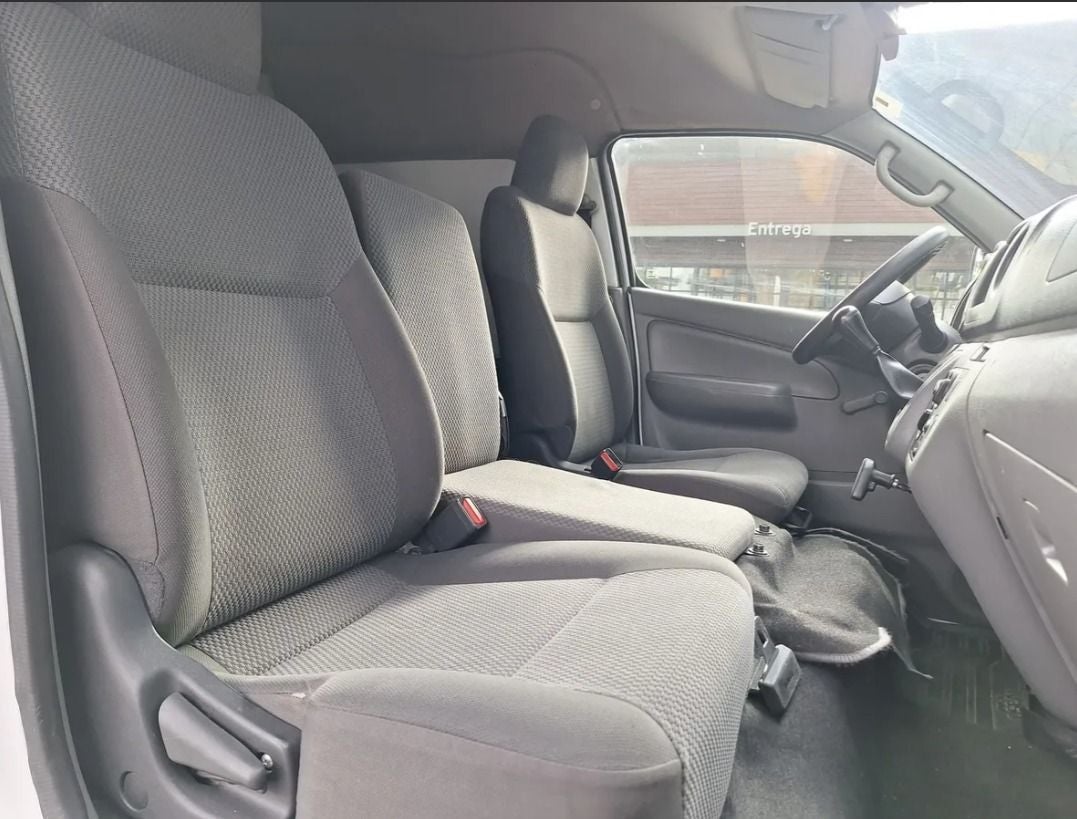 2023 Nissan Urvan 2.5 Panel Ventanas Amplia Mt