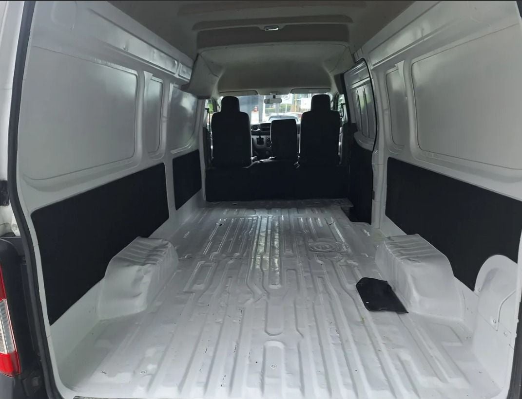 2023 Nissan Urvan 2.5 Panel Ventanas Amplia Mt