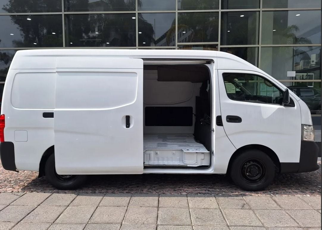2023 Nissan Urvan 2.5 Panel Ventanas Amplia Mt