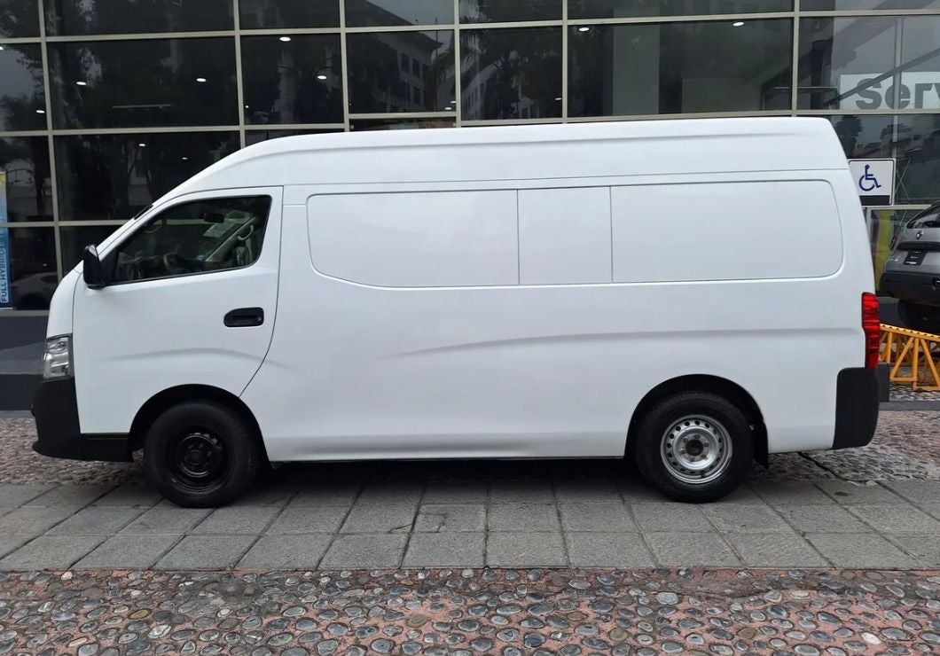 2023 Nissan Urvan 2.5 Panel Ventanas Amplia Mt