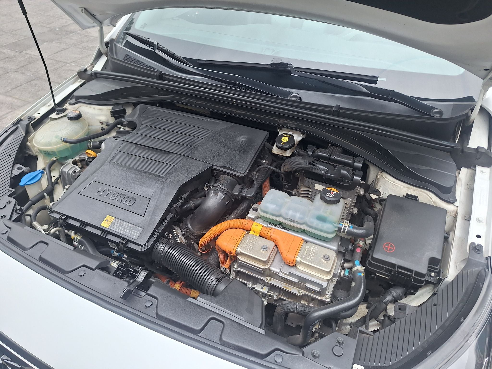 2020 Hyundai Ioniq 1.6 Limited Híbrido Piel At