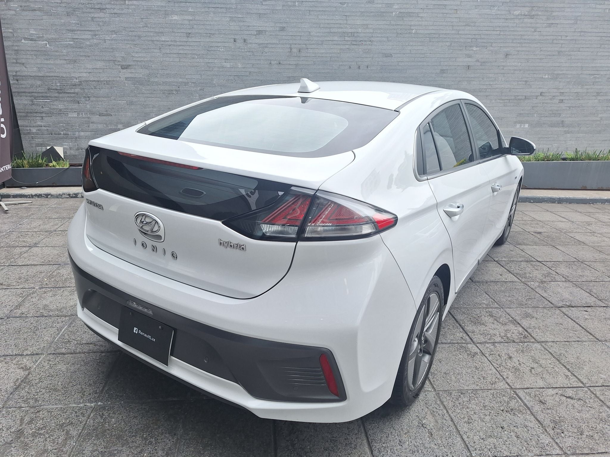 2020 Hyundai Ioniq 1.6 Limited Híbrido Piel At