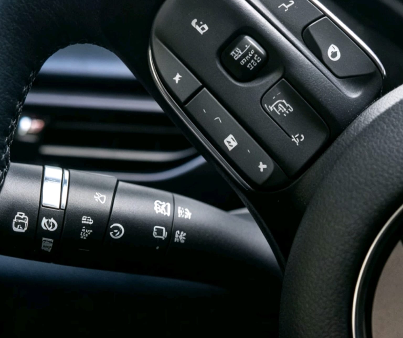 2025 BYD Dolphin 405 Km Hb At