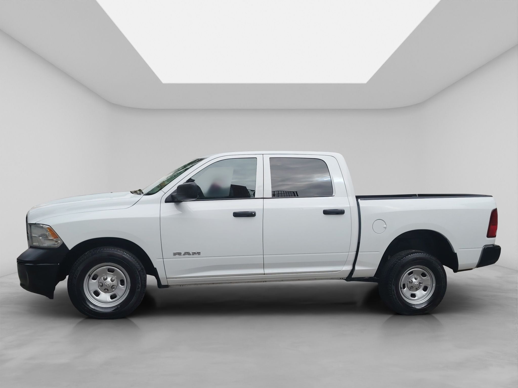 2022 RAM 1500 SLT Trabajo Crew Cab