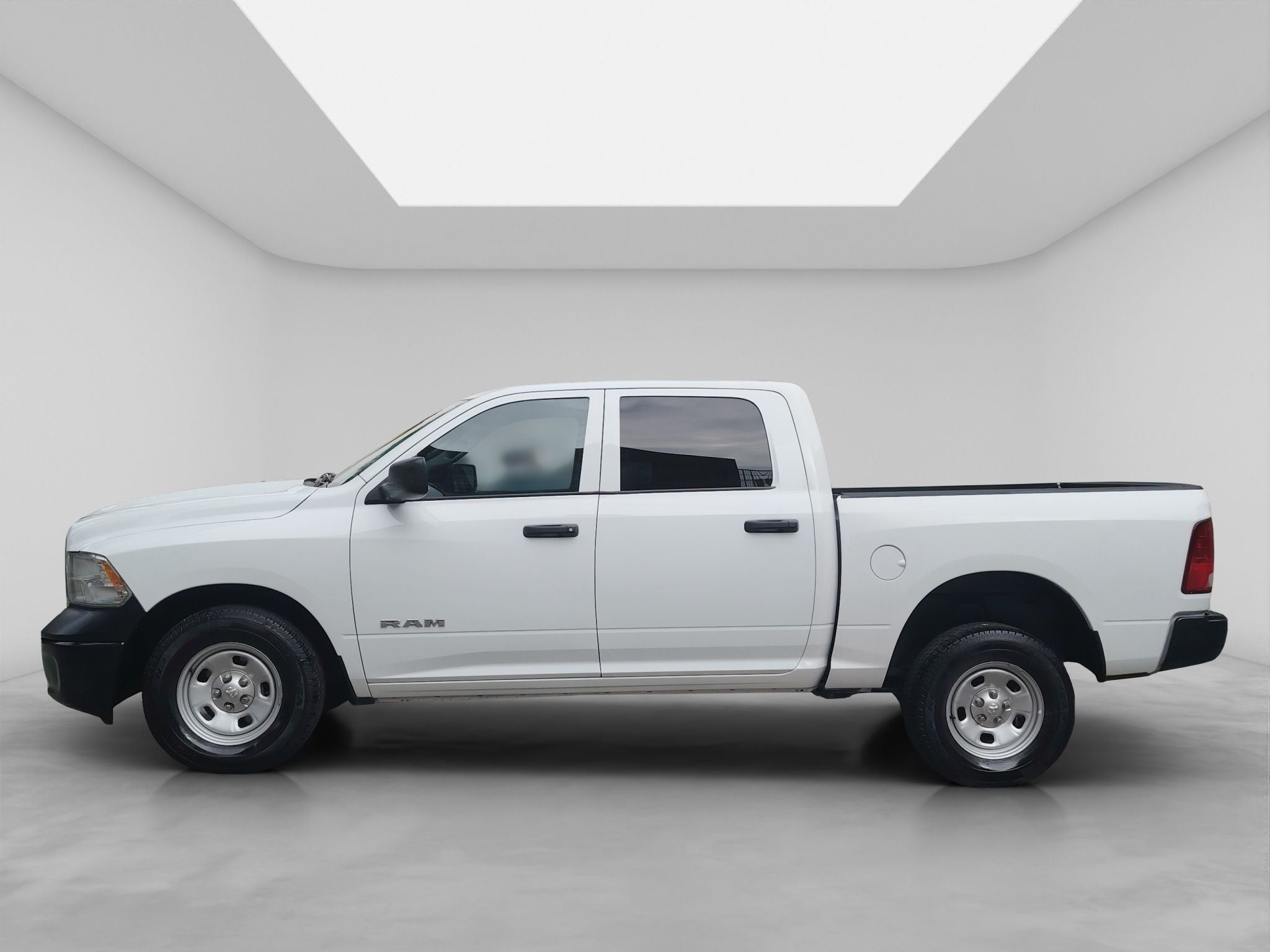 2022 RAM 1500 SLT Trabajo Crew Cab