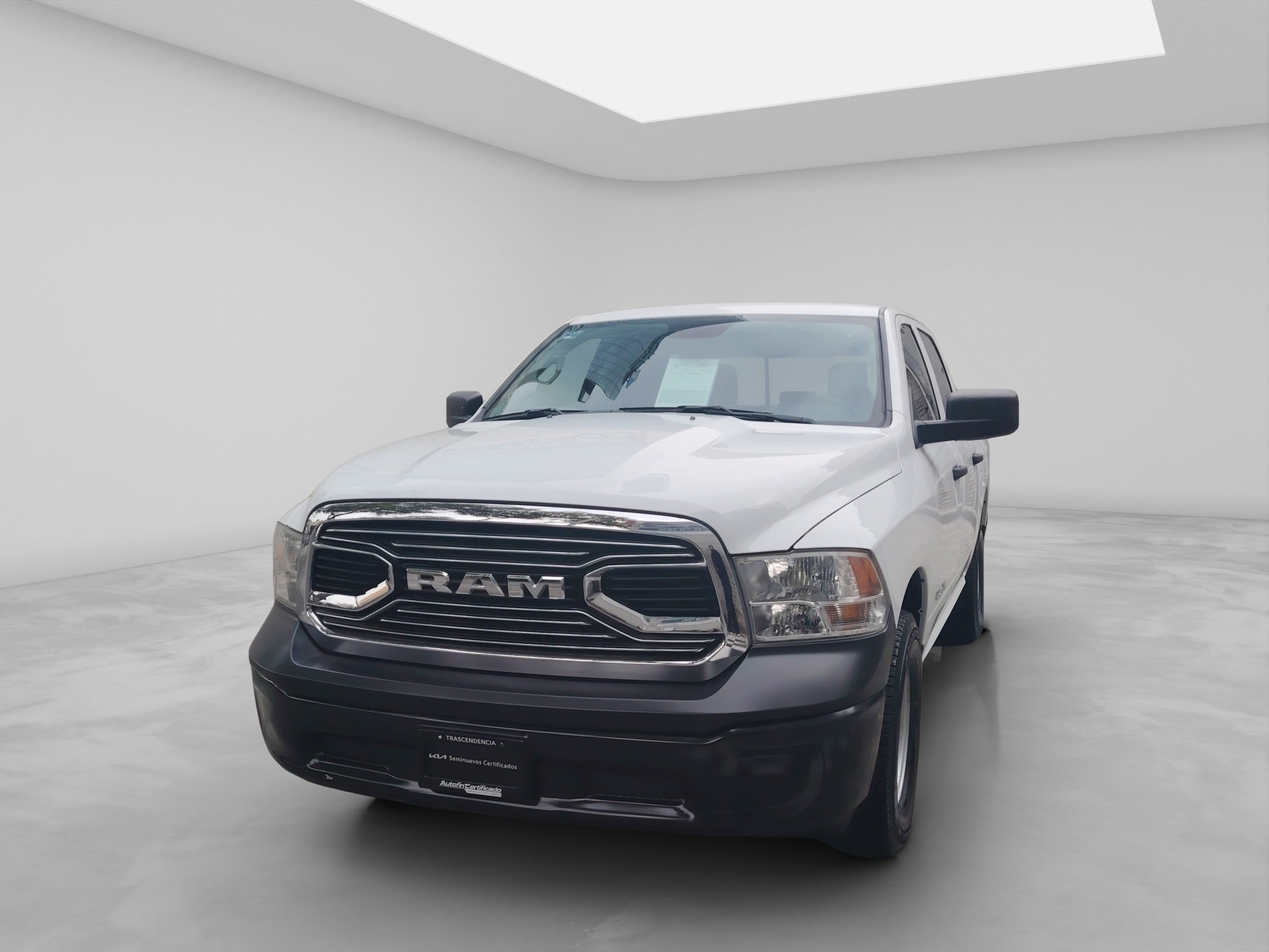 2022 RAM 1500 SLT Trabajo Crew Cab