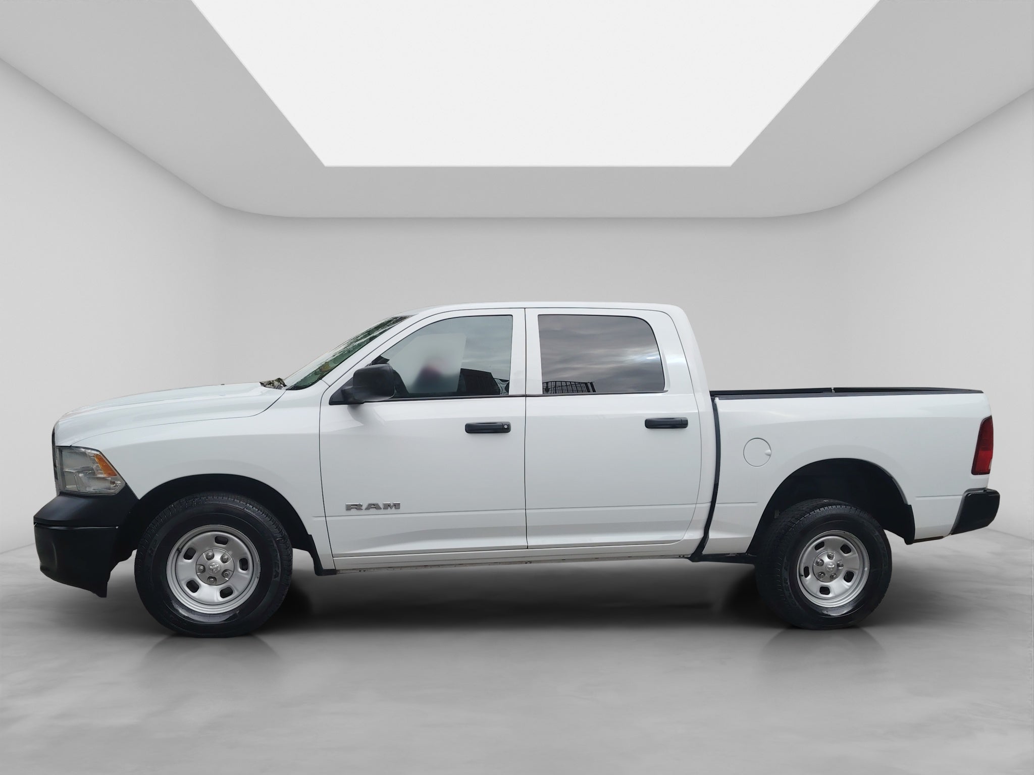2022 RAM 1500 SLT Trabajo Crew Cab