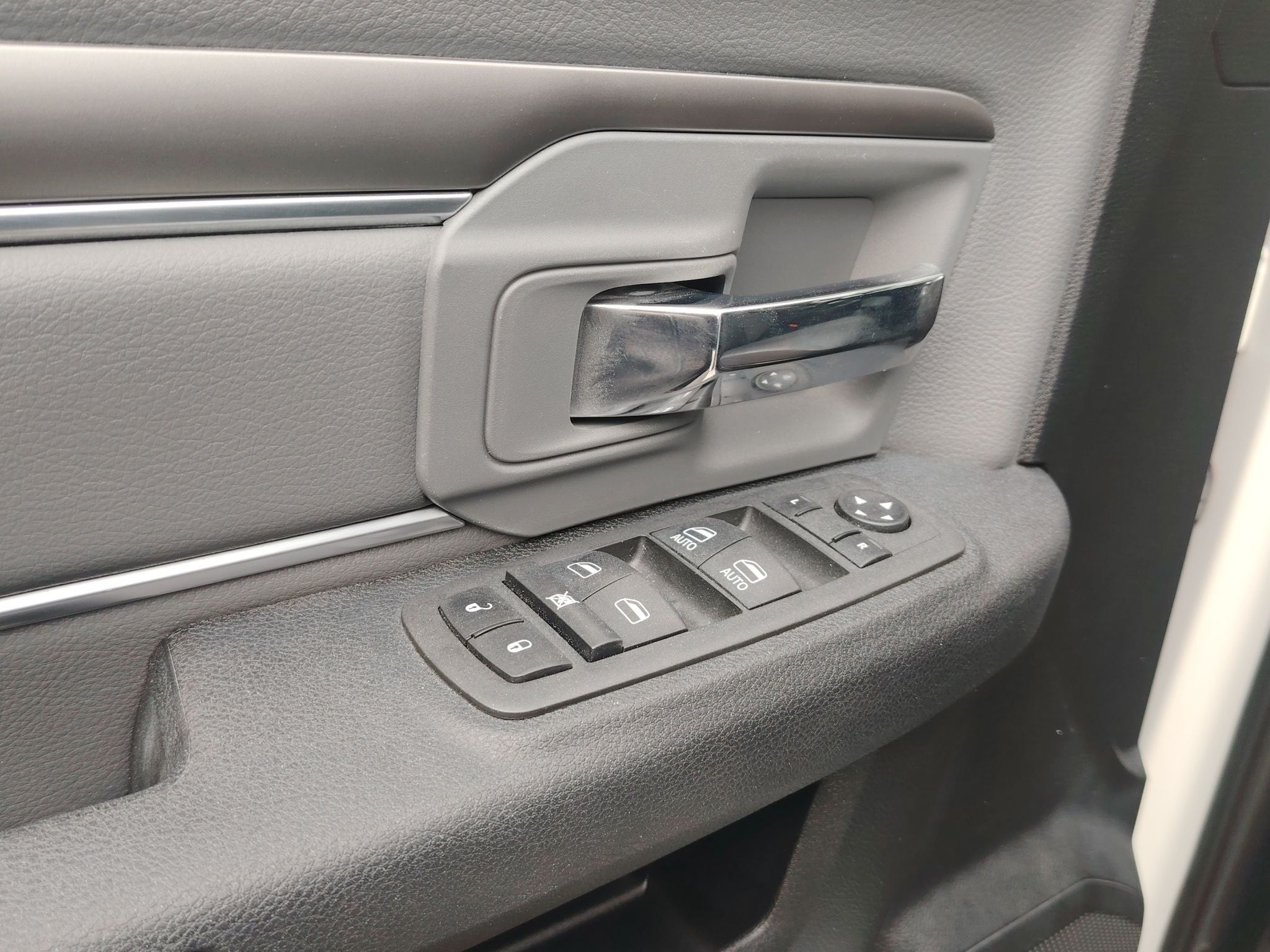 2022 RAM 1500 SLT Trabajo Crew Cab