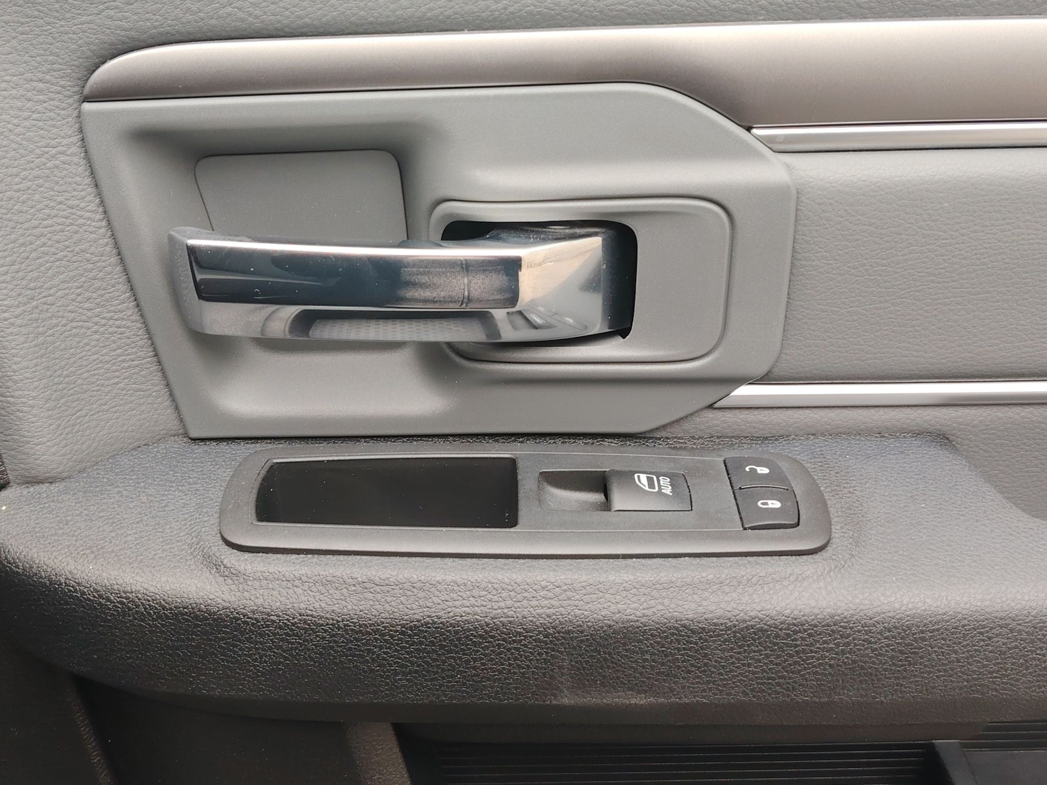 2022 RAM 1500 SLT Trabajo Crew Cab