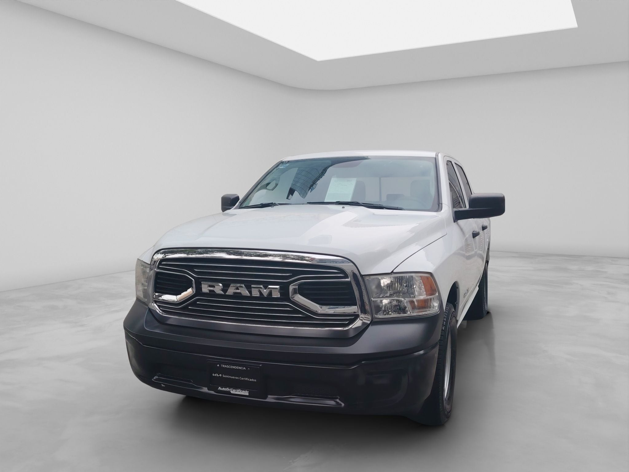 2022 RAM 1500 SLT Trabajo Crew Cab
