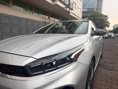 2022 Kia Forte 2.0 GT Line 4p At