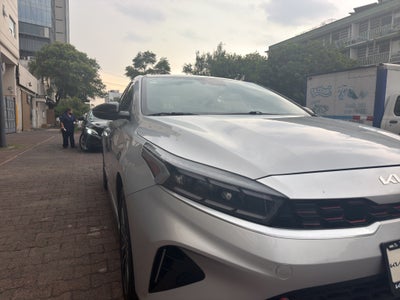 2022 Kia Forte 2.0 GT Line 4p At