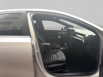 2022 Kia Forte 2.0 GT Line 4p At