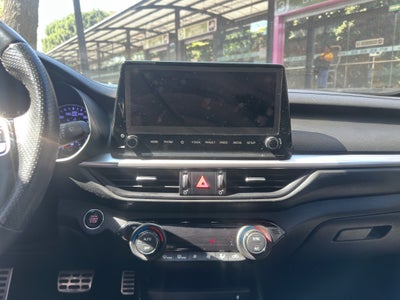 2022 Kia Forte 2.0 GT Line 4p At