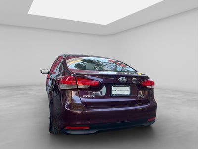 2017 Kia Forte 2.0 EX 4 p At