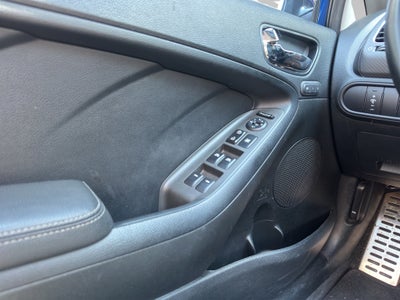 2018 Kia Forte 2.0 SX 4 p At