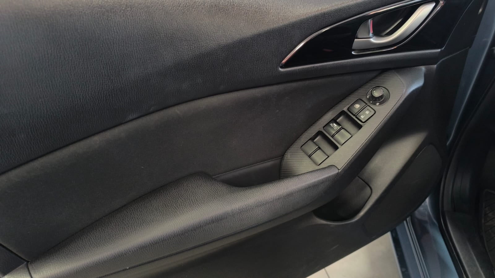 2015 Mazda Mazda 3 2.0 I Sedan Mt