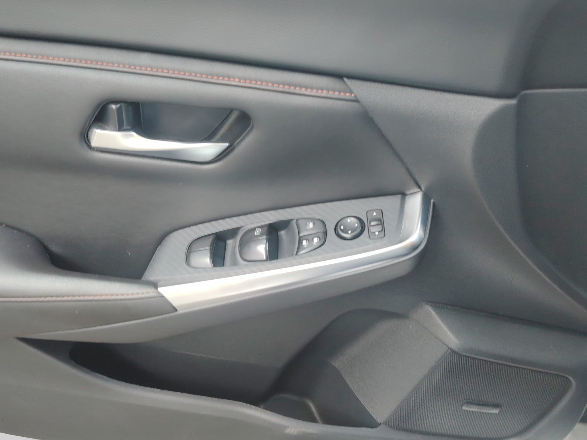 2024 Nissan Sentra 2.0 SR Bi-Tono At