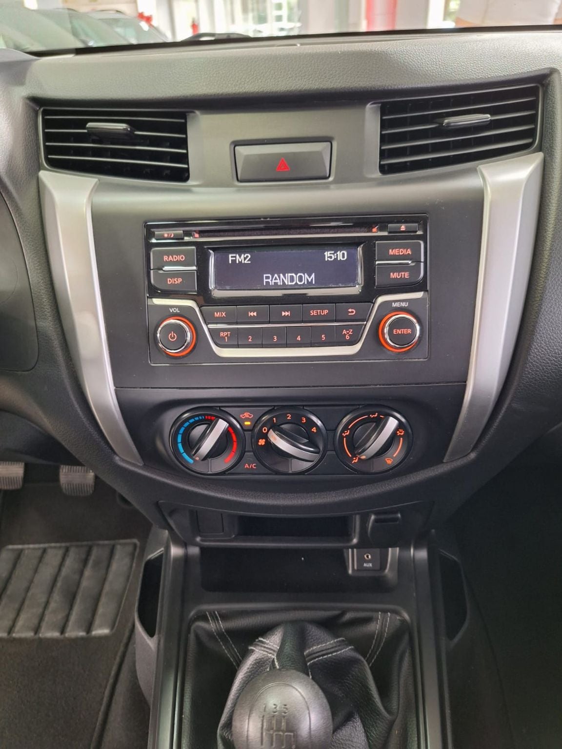 2020 Nissan NP300 Doble Cabina 2.5 SE Paq Seguridad Mt