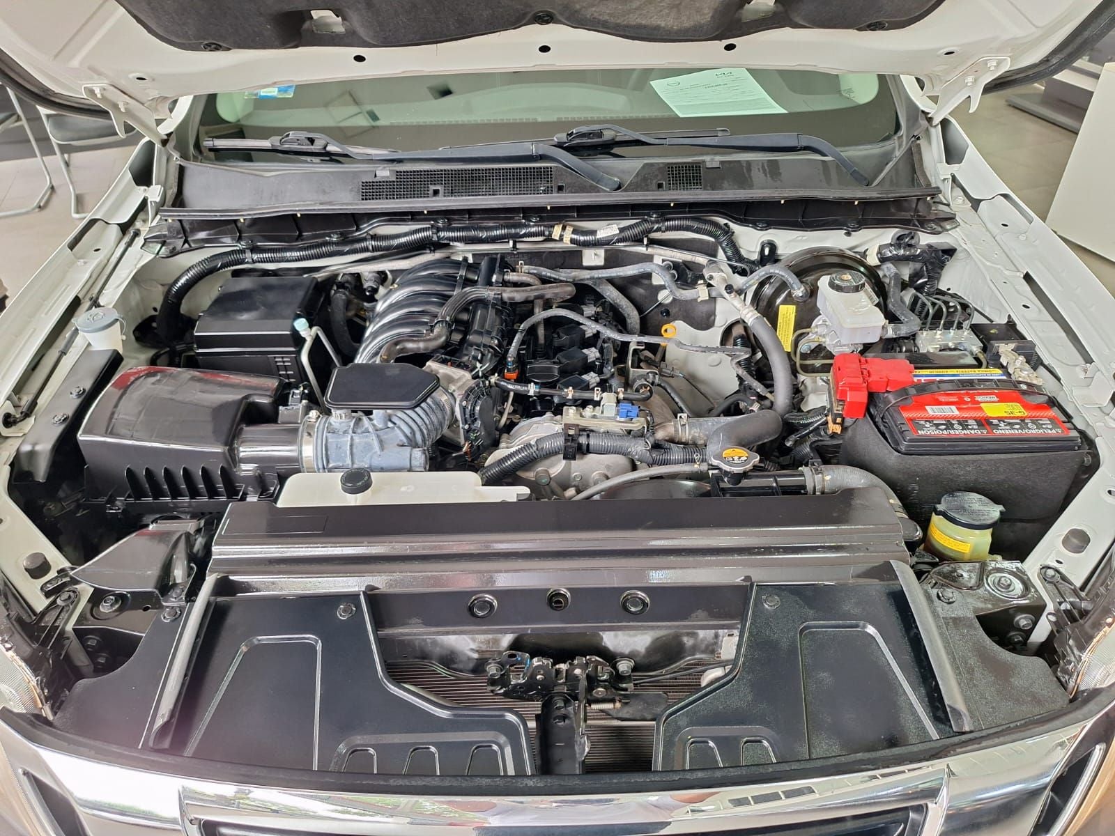 2020 Nissan NP300 Doble Cabina 2.5 SE Paq Seguridad Mt