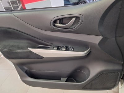 2020 Nissan NP300 Doble Cabina 2.5 SE Paq Seguridad Mt