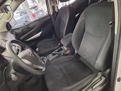 2020 Nissan NP300 2.4 Doble Cabina Se Aa Pack Seg Mt