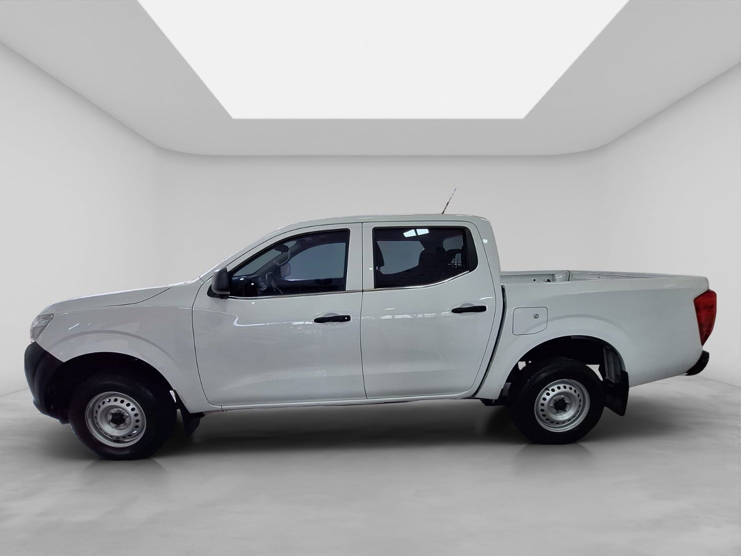 2020 Nissan NP300 2.4 Doble Cabina Se Aa Pack Seg Mt