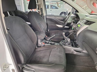 2020 Nissan NP300 2.4 Doble Cabina Se Aa Pack Seg Mt