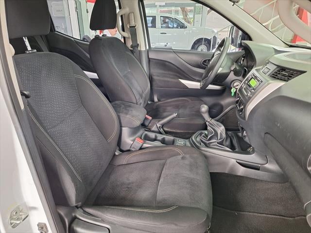 2020 Nissan NP300 2.4 Doble Cabina Se Aa Pack Seg Mt