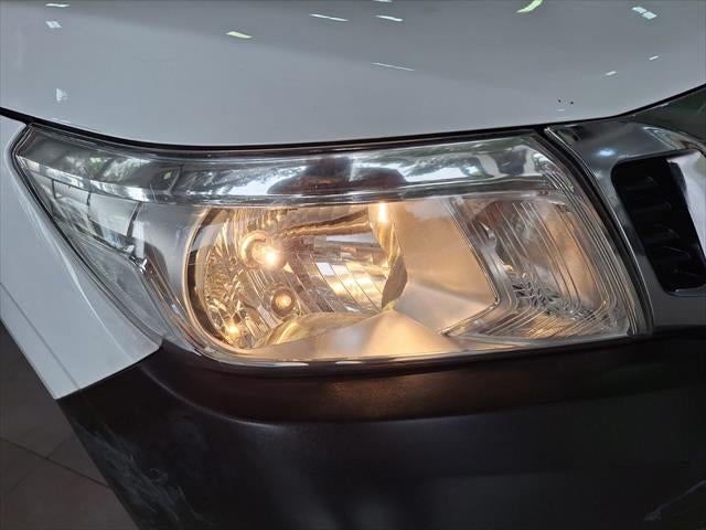 2020 Nissan NP300 2.4 Doble Cabina Se Aa Pack Seg Mt