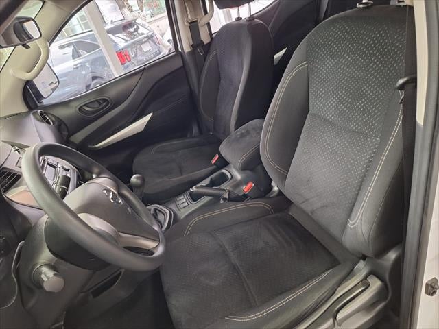 2020 Nissan NP300 2.4 Doble Cabina Se Aa Pack Seg Mt