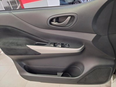 2020 Nissan NP300 2.4 Doble Cabina Se Aa Pack Seg Mt