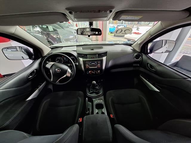 2020 Nissan NP300 2.4 Doble Cabina Se Aa Pack Seg Mt