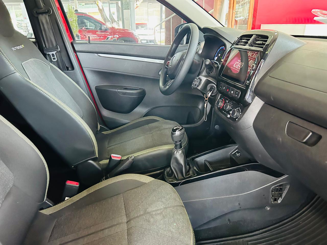 2024 Renault Kwid 1.0 Outsider Mt