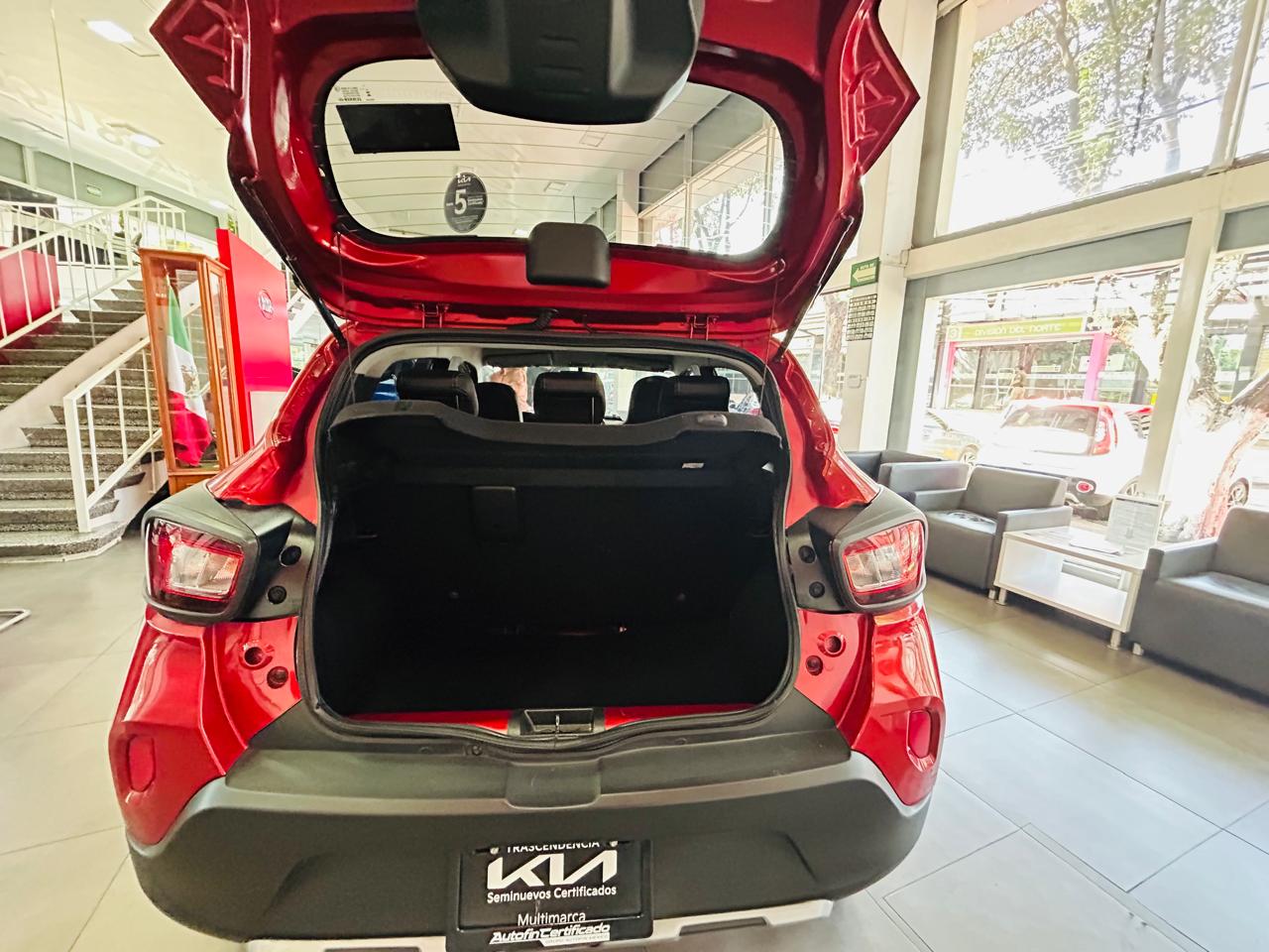 2024 Renault Kwid 1.0 Outsider Mt