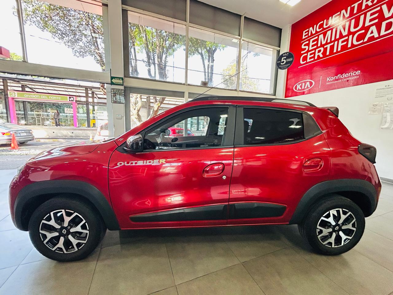 2024 Renault Kwid 1.0 Outsider Mt