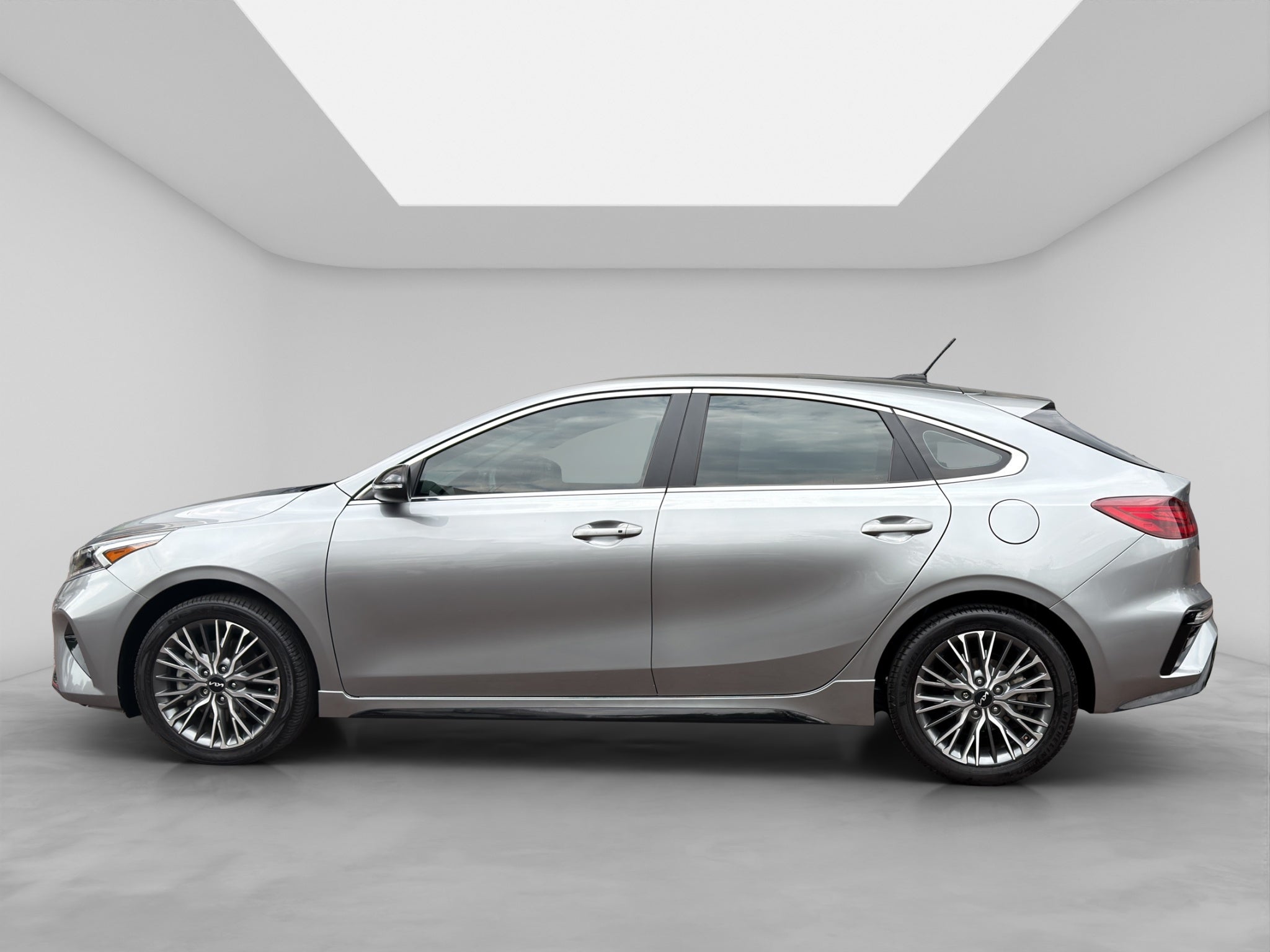 2022 Kia Forte 1.6 GT Hb At