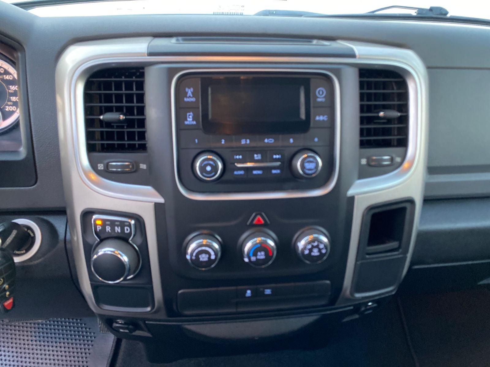 2020 RAM 1500 3.6 V6 Crew Cab SLT At