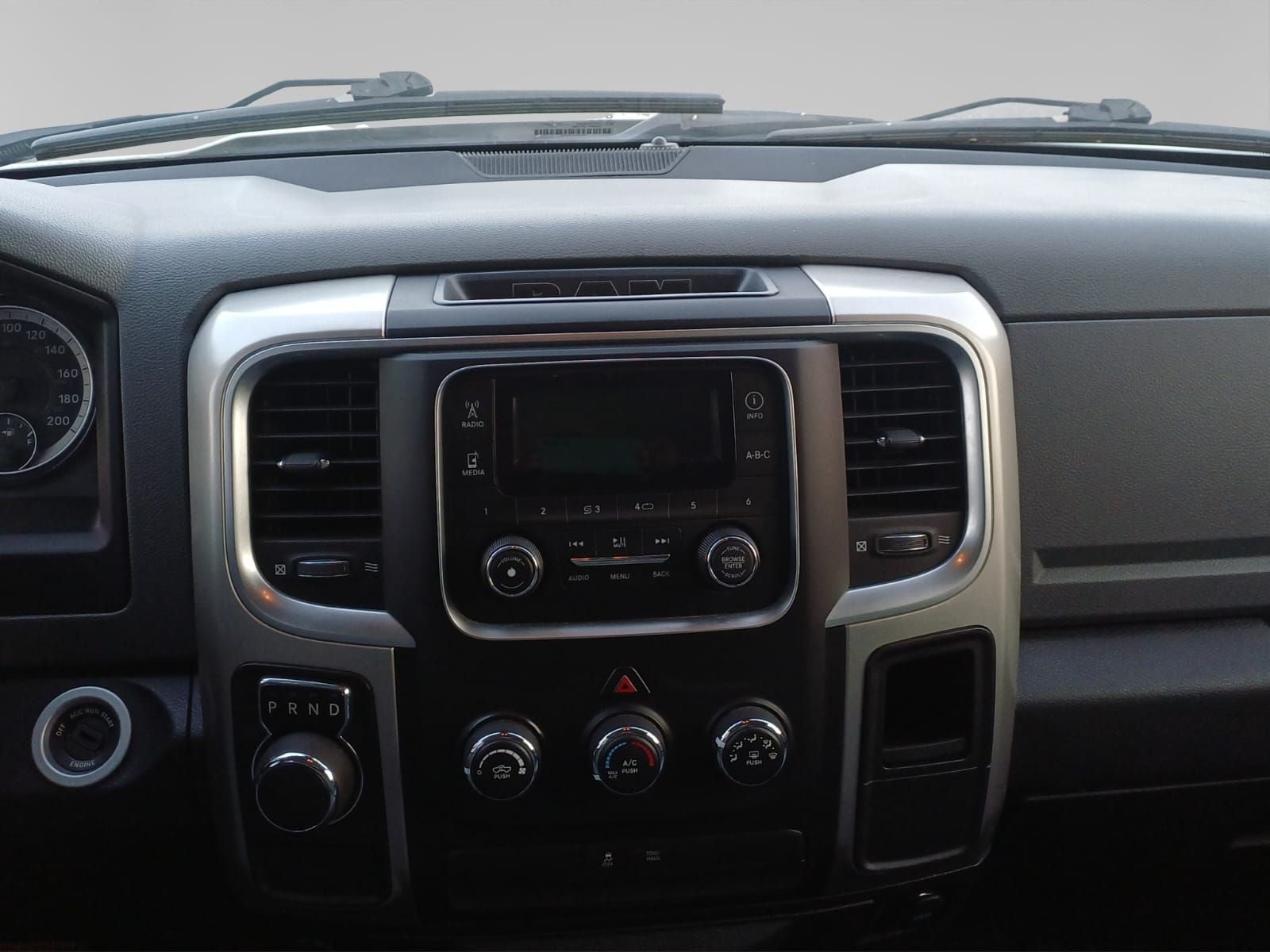 2020 RAM 1500 3.6 V6 Crew Cab SLT At
