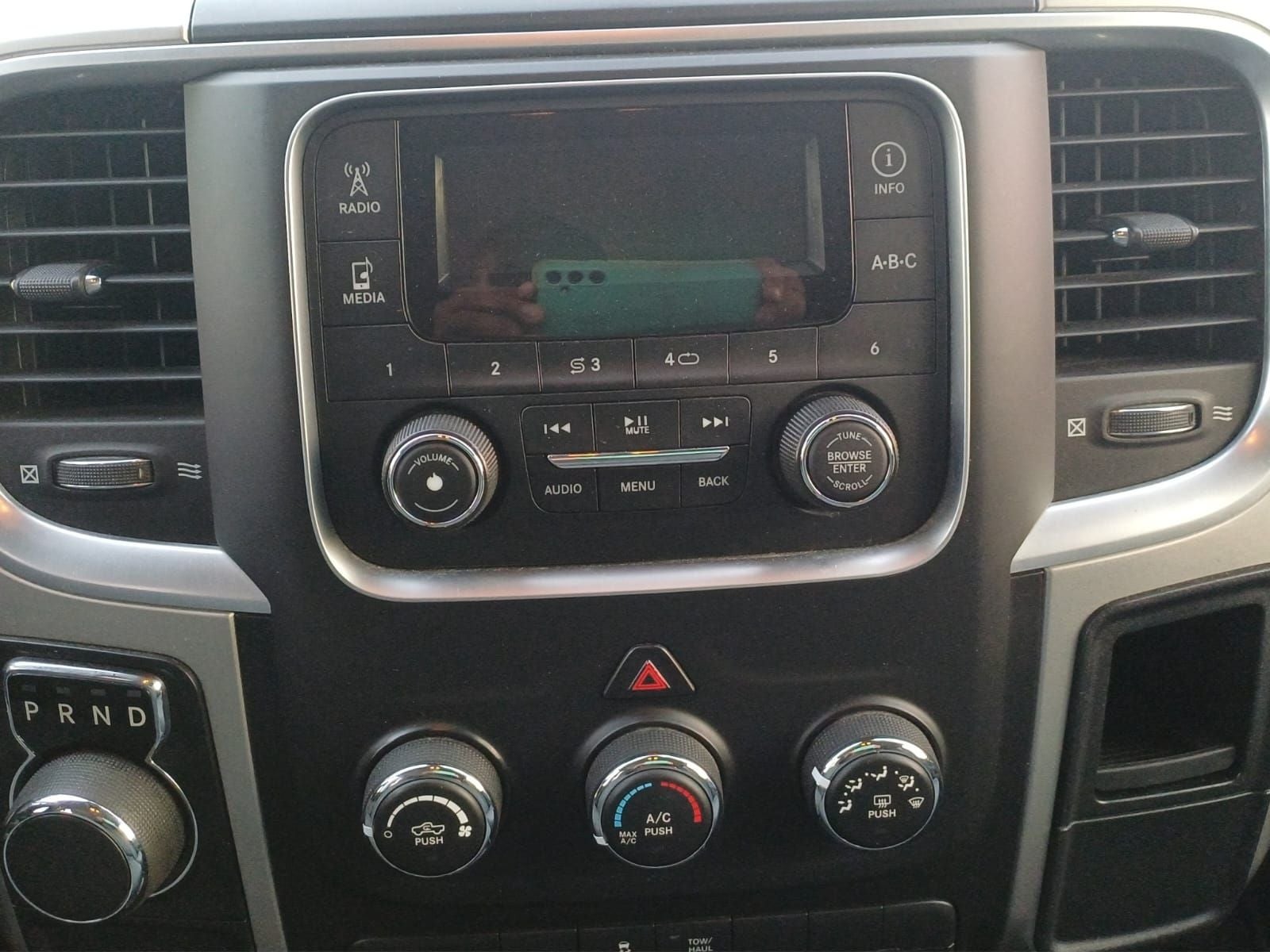 2020 RAM 1500 3.6 V6 Crew Cab SLT At