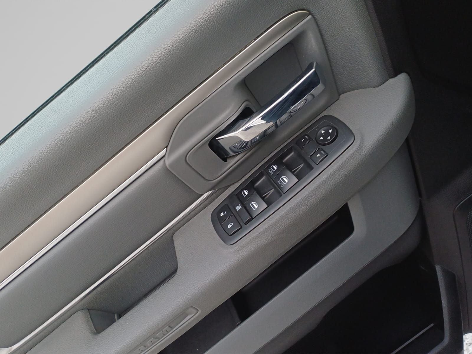 2020 RAM 1500 3.6 V6 Crew Cab SLT At