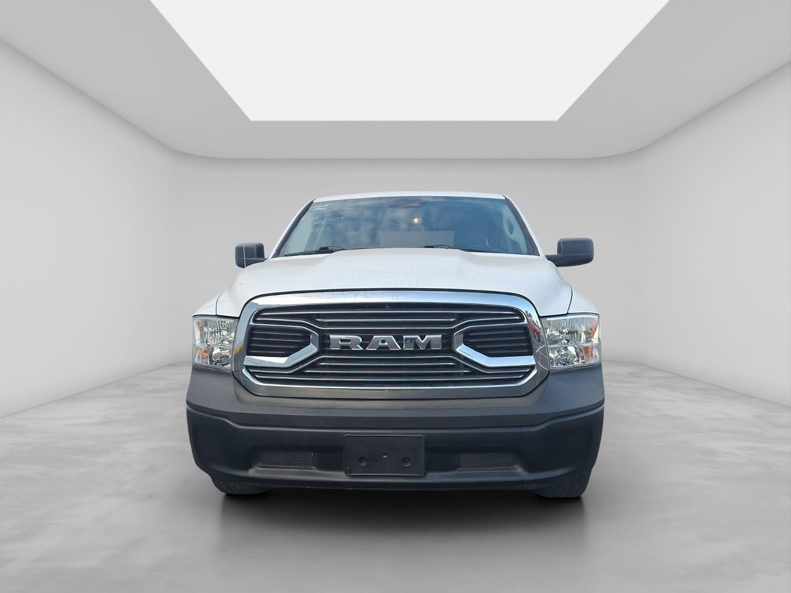 2022 RAM 1500 SLT Trabajo Crew Cab