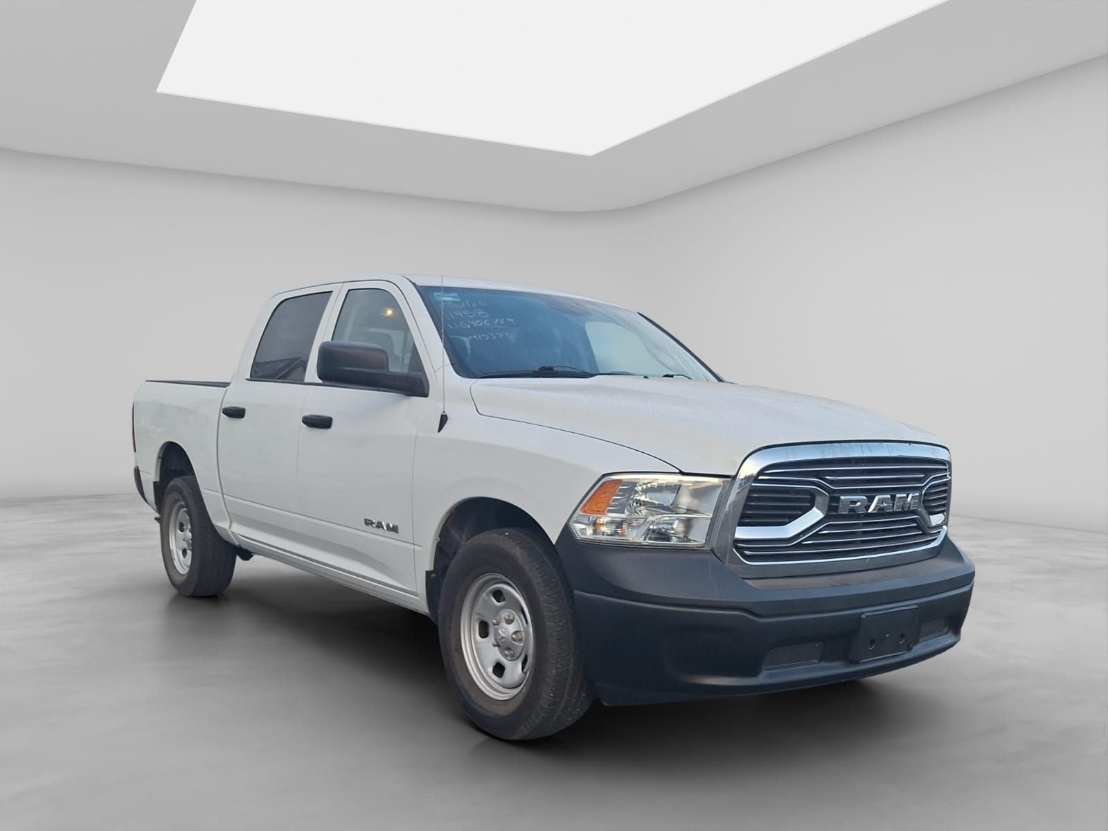 2022 RAM 1500 SLT Trabajo Crew Cab