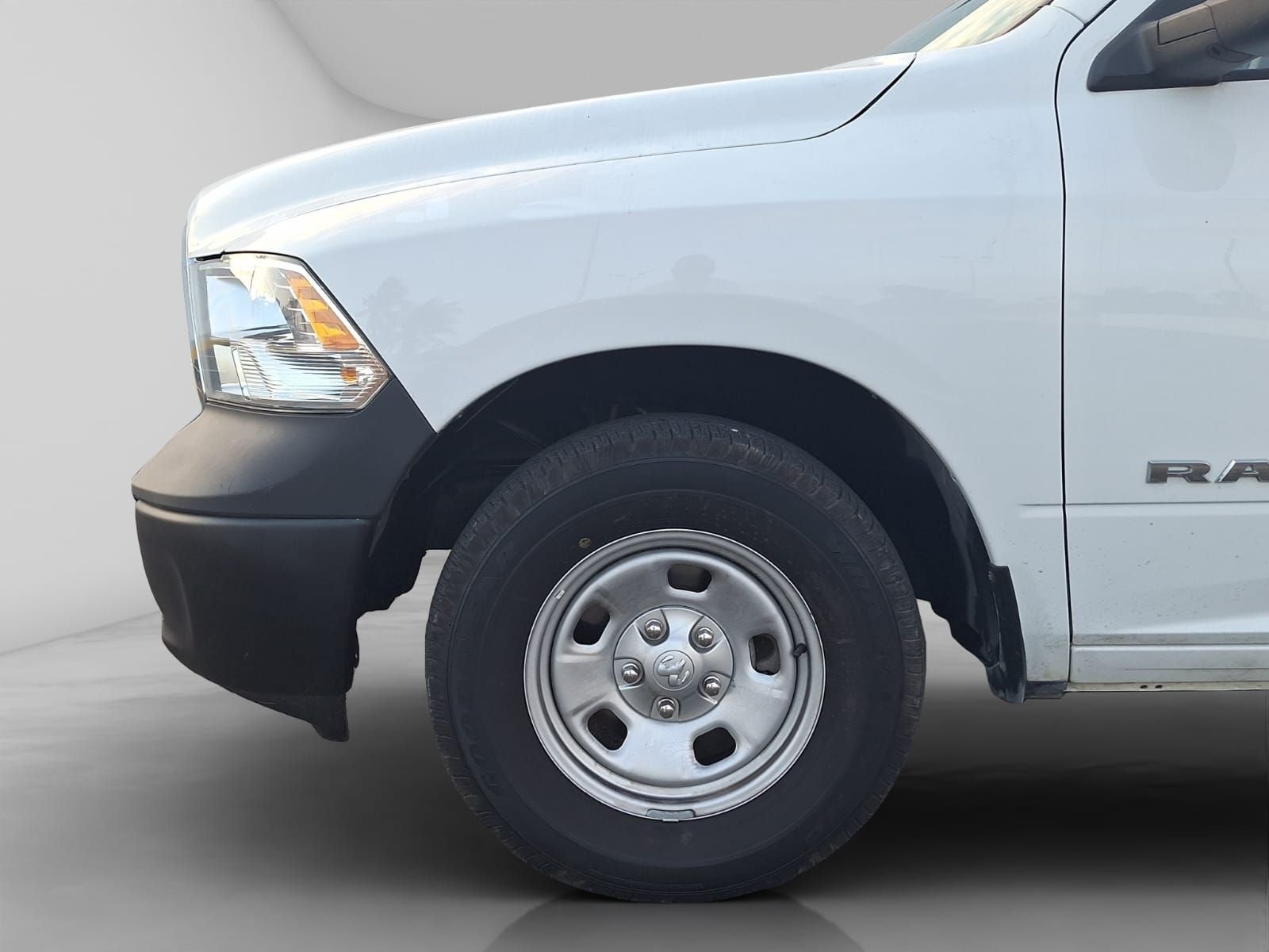 2022 RAM 1500 SLT Trabajo Crew Cab