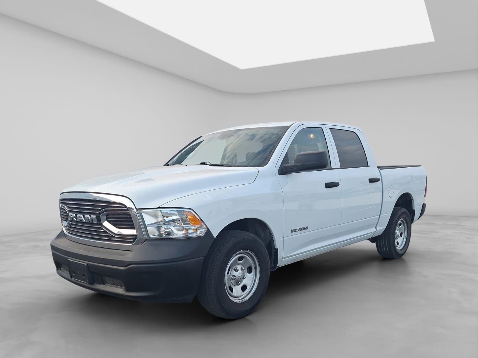 2022 RAM 1500 SLT Trabajo Crew Cab