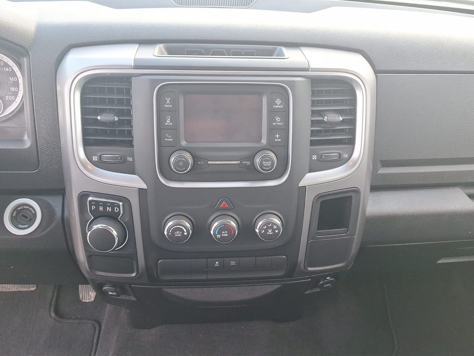 2022 RAM 1500 SLT Trabajo Crew Cab