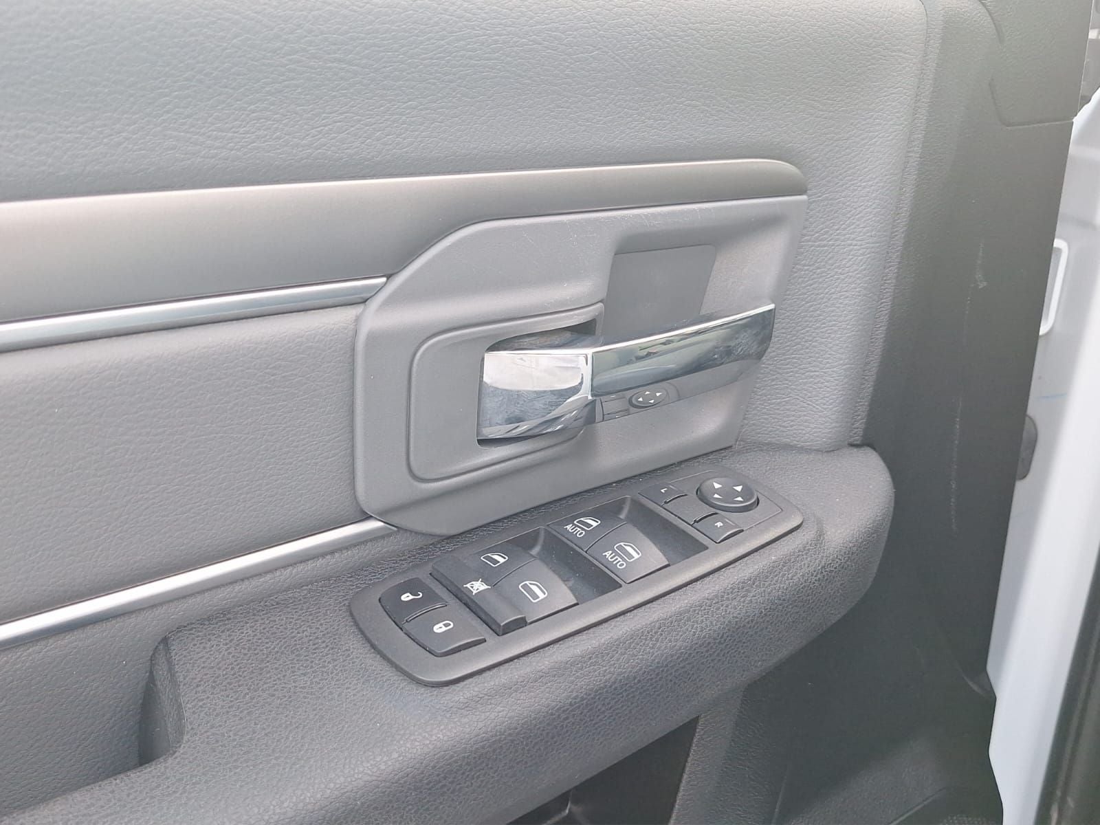 2022 RAM 1500 SLT Trabajo Crew Cab