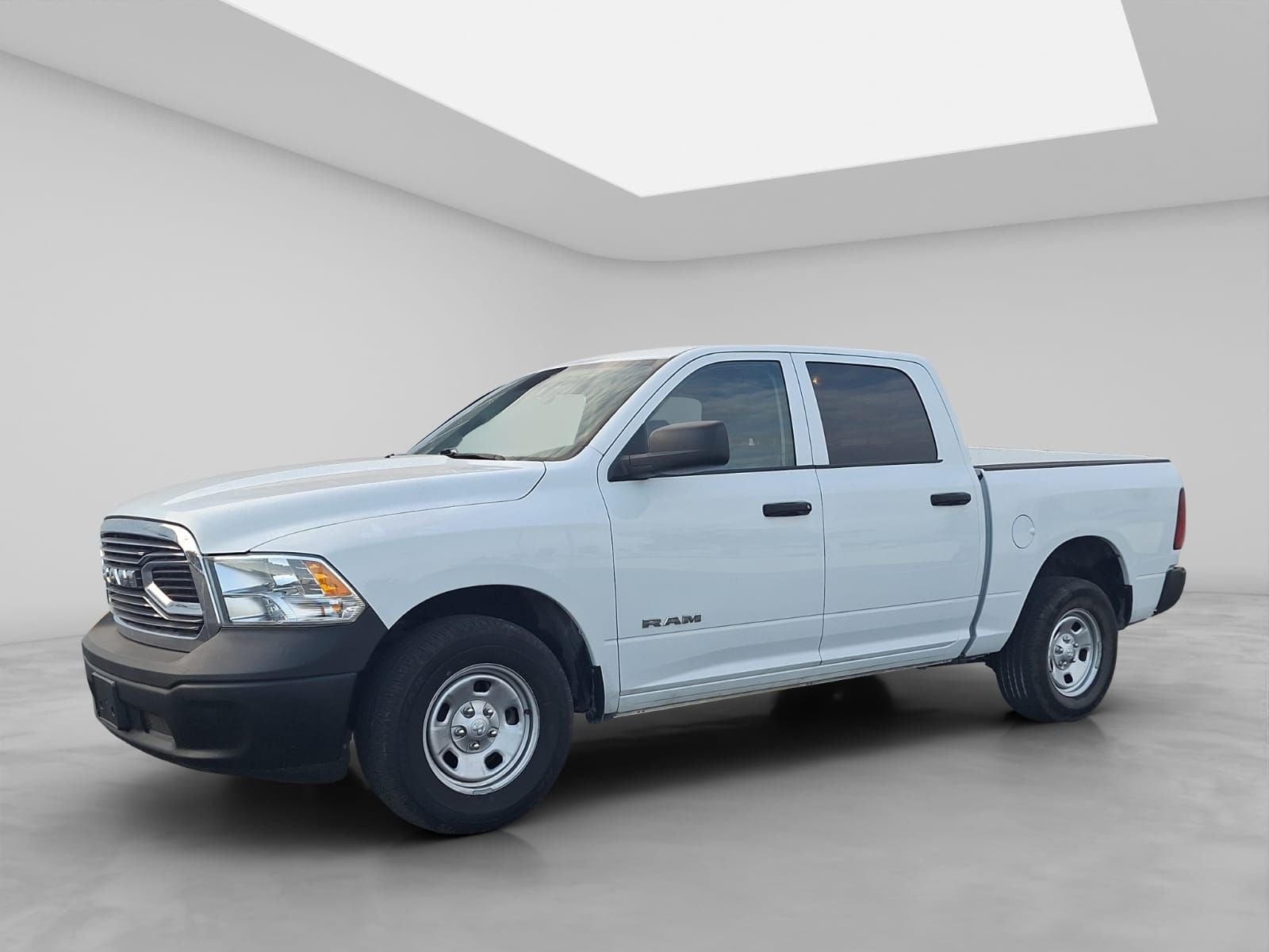 2022 RAM 1500 SLT Trabajo Crew Cab