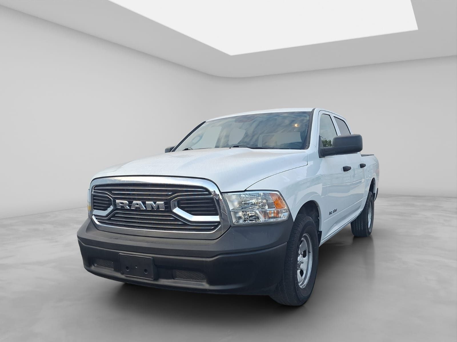 2022 RAM 1500 SLT Trabajo Crew Cab